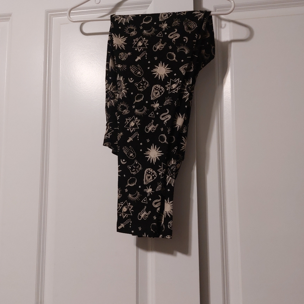 2 pair torrid size 1 leggings